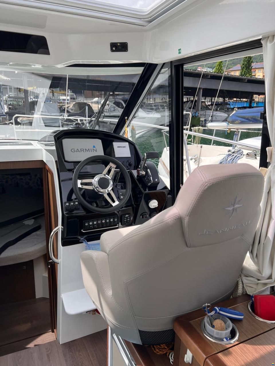 Jeanneau Merry Fisher 895