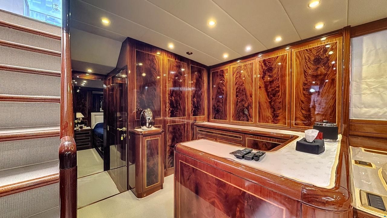 Mangusta 80
