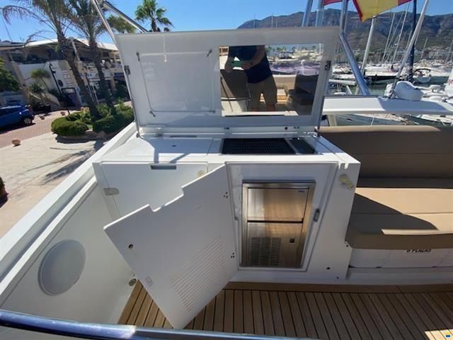 Sealine F530