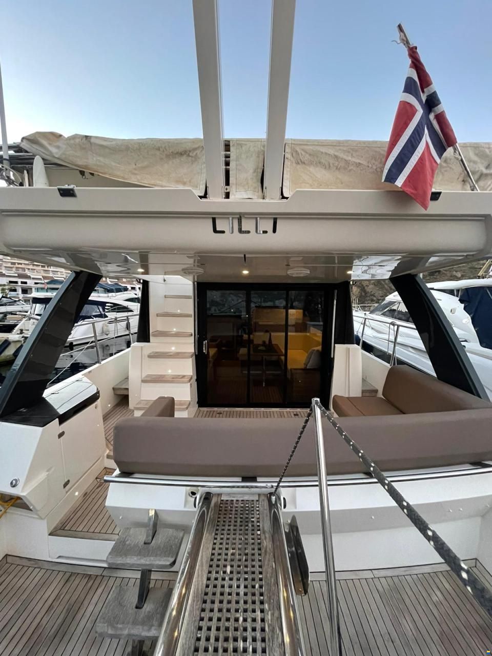 Sealine F450