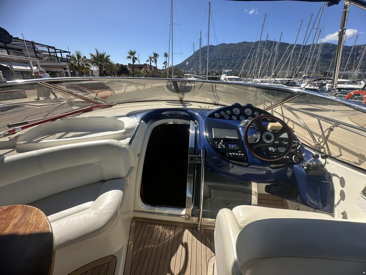 Atlantis 42