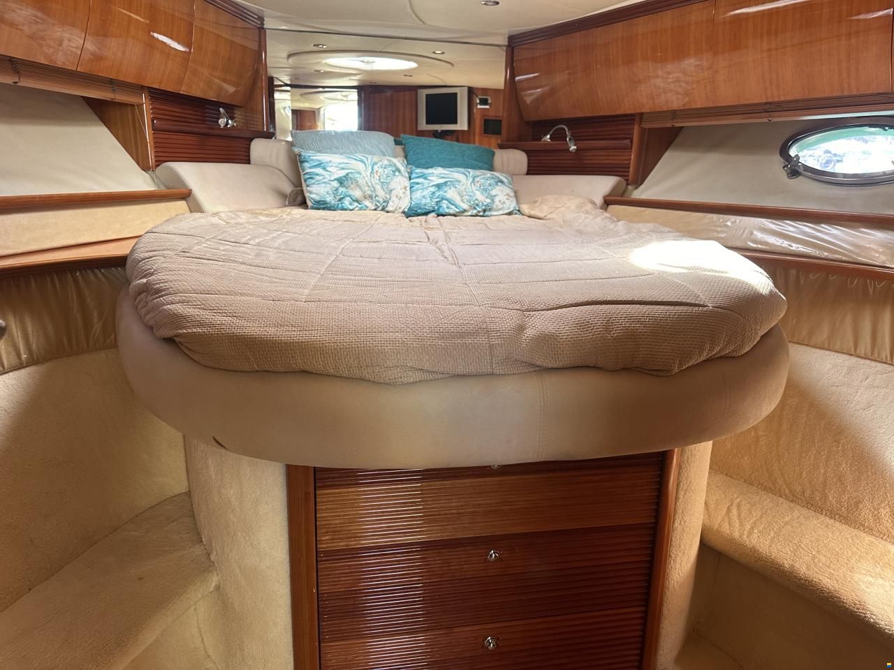Atlantis 42