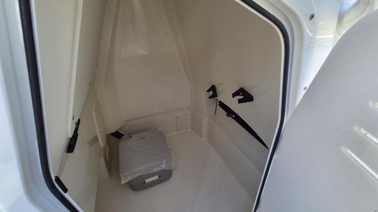 Boston Whaler 220 Dauntless