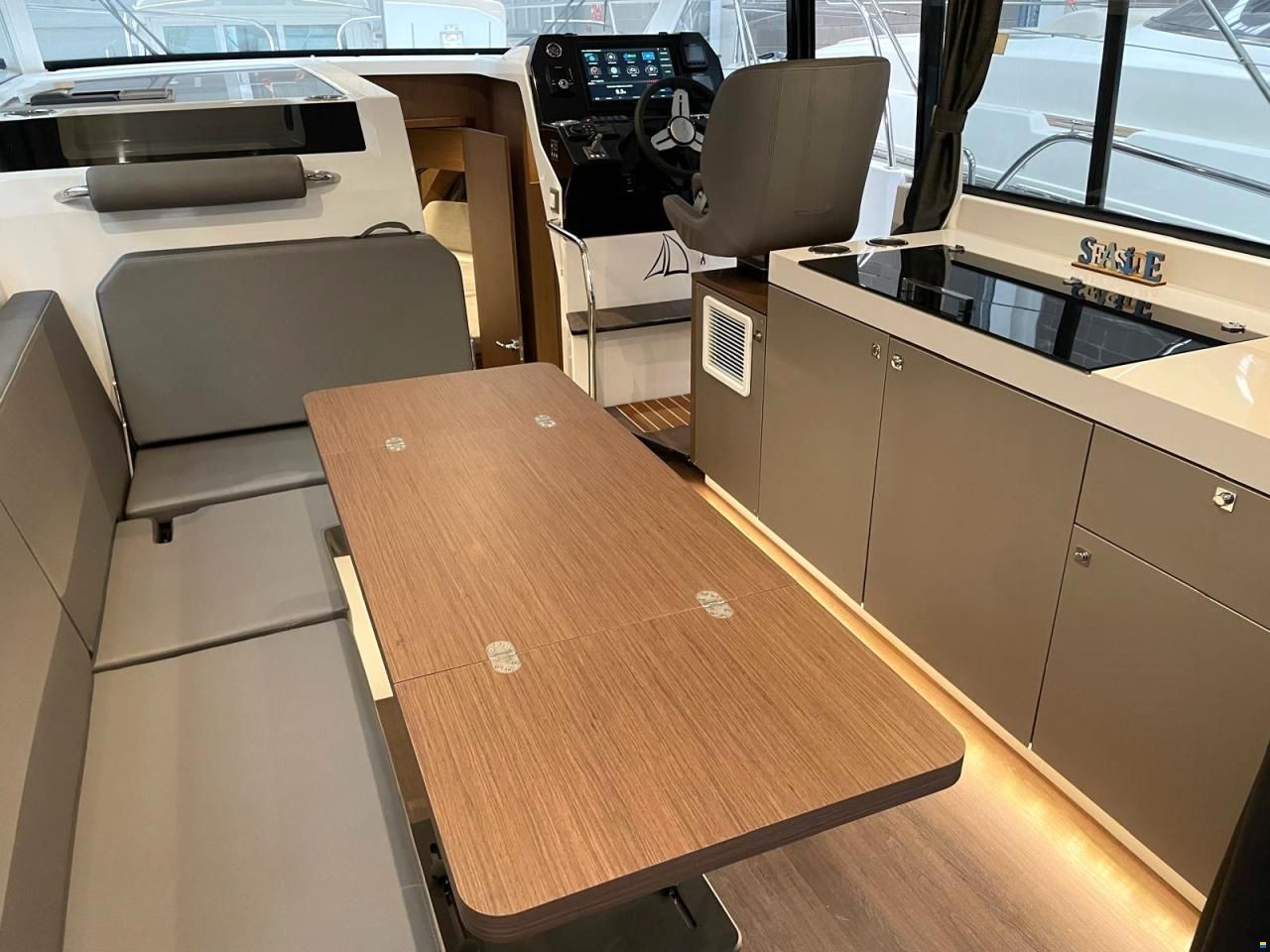 Beneteau Antares 11