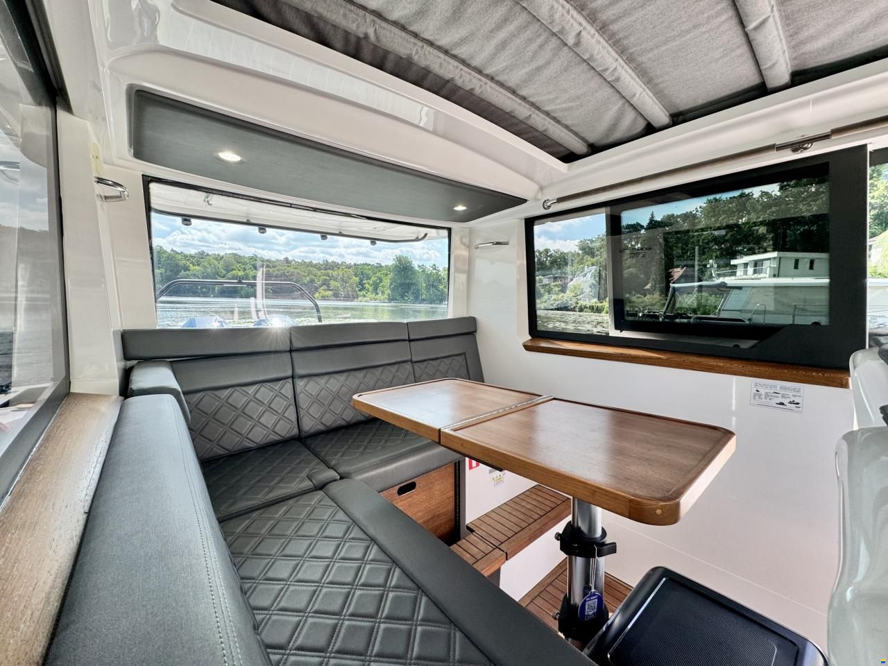 Axopar 37 Cross Cabin Brabus Line
