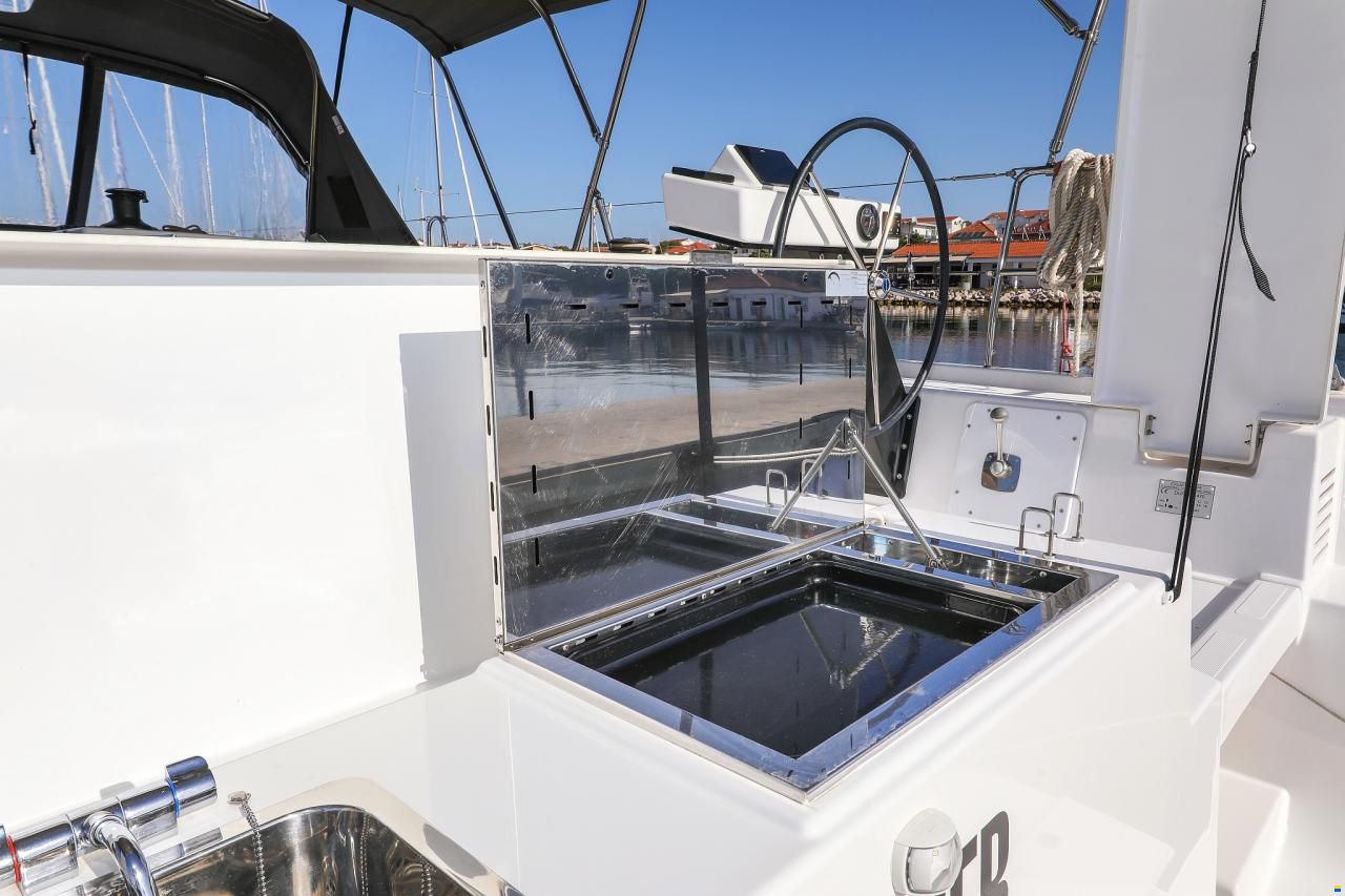 Dufour 470