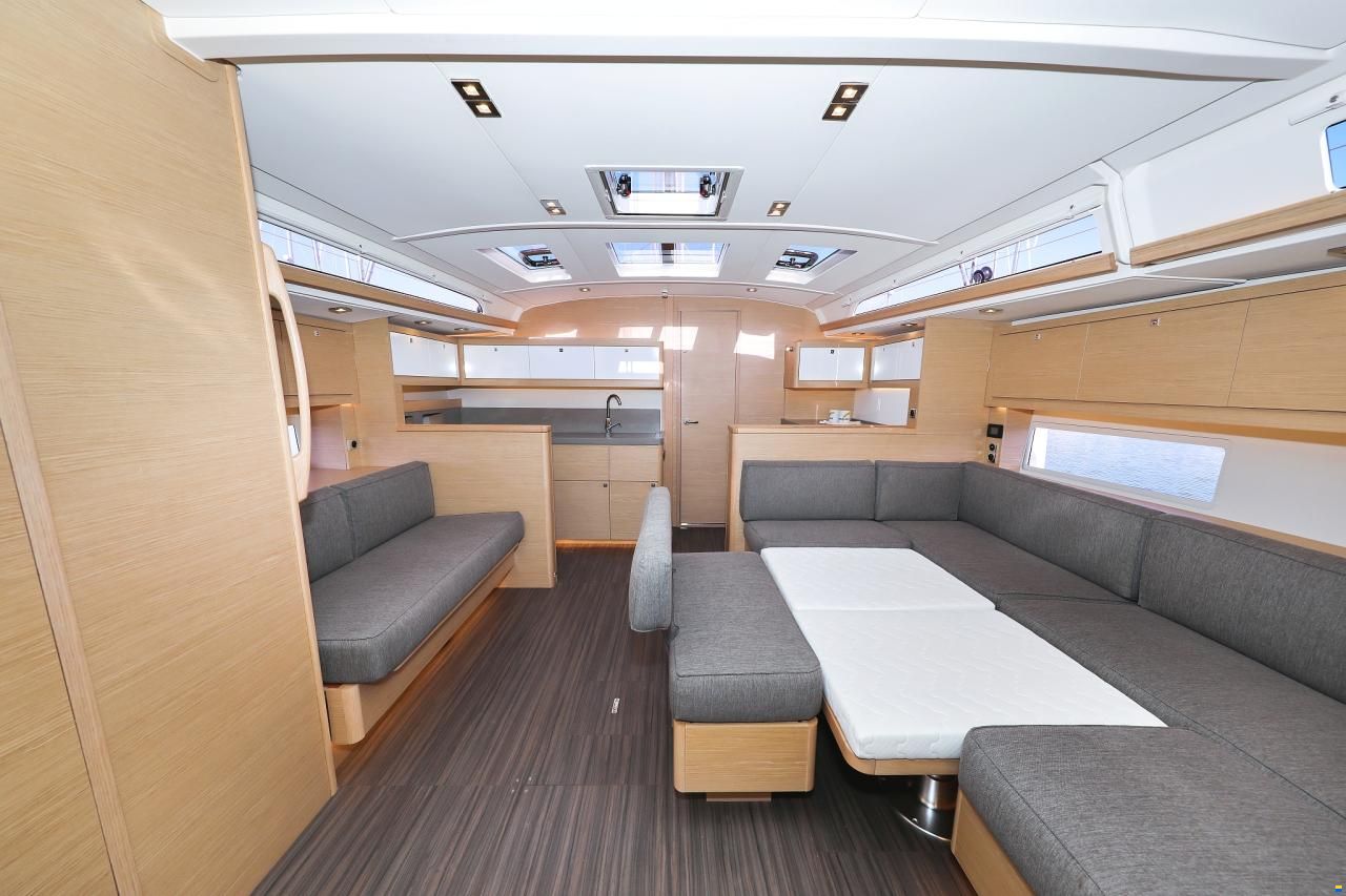 Dufour 470