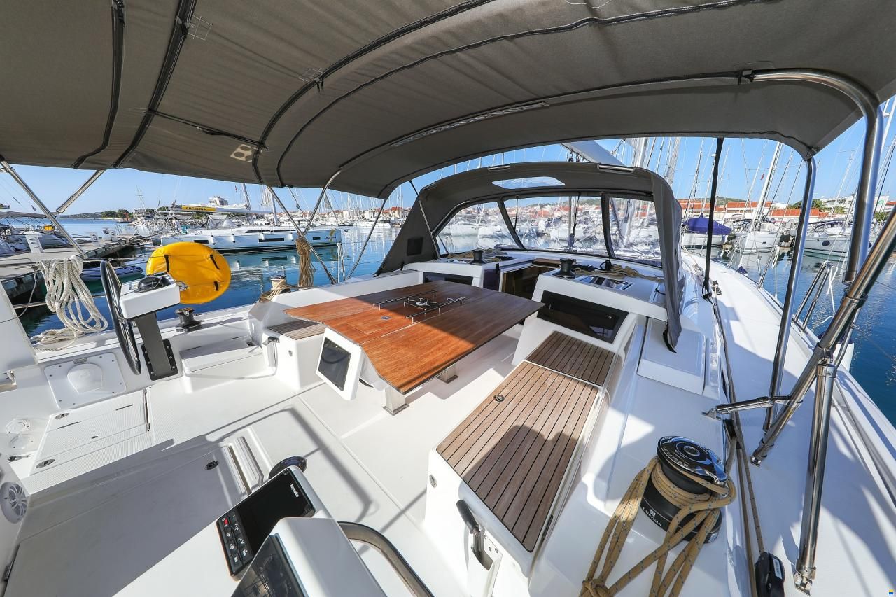 Dufour 470