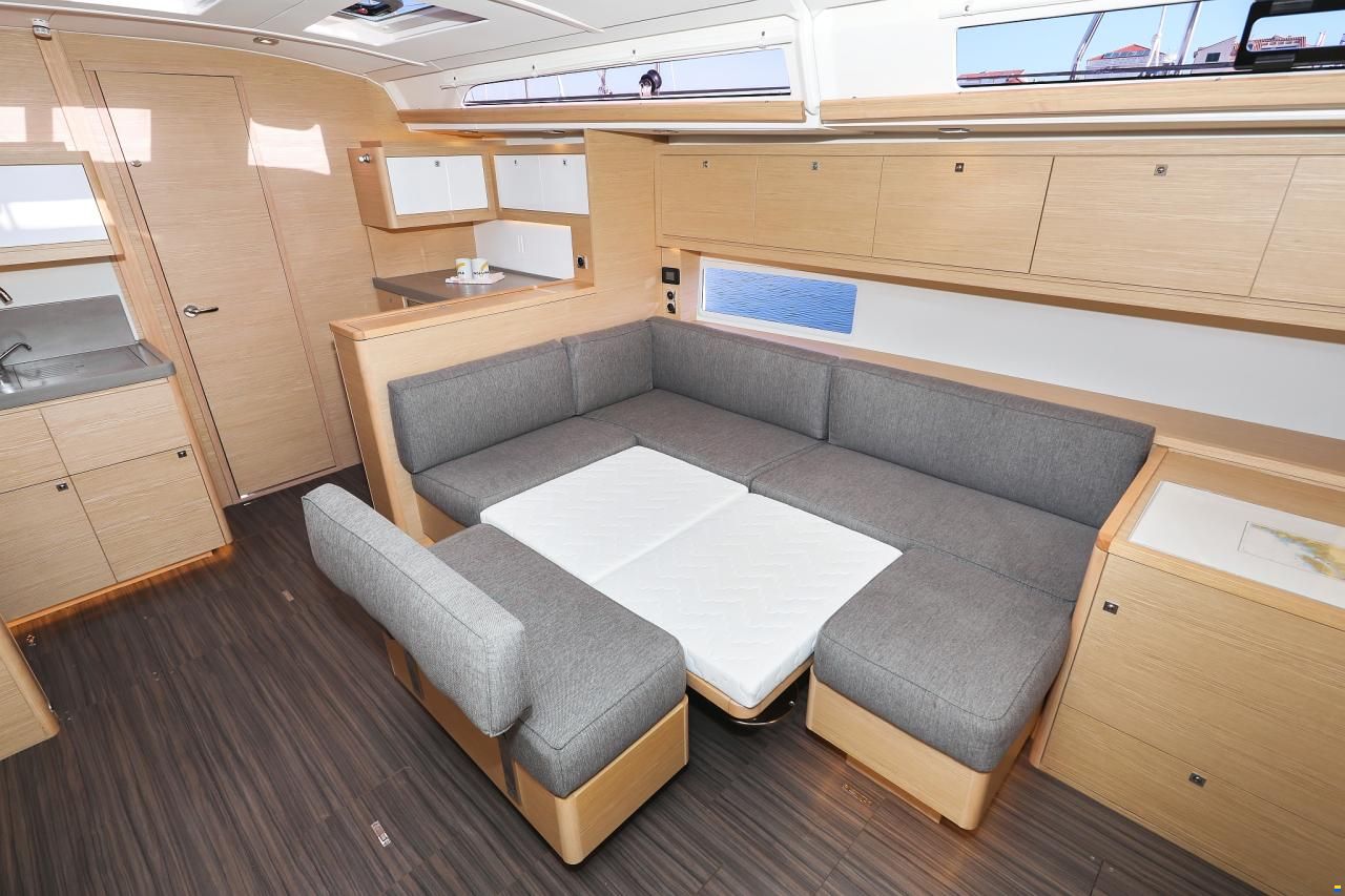 Dufour 470