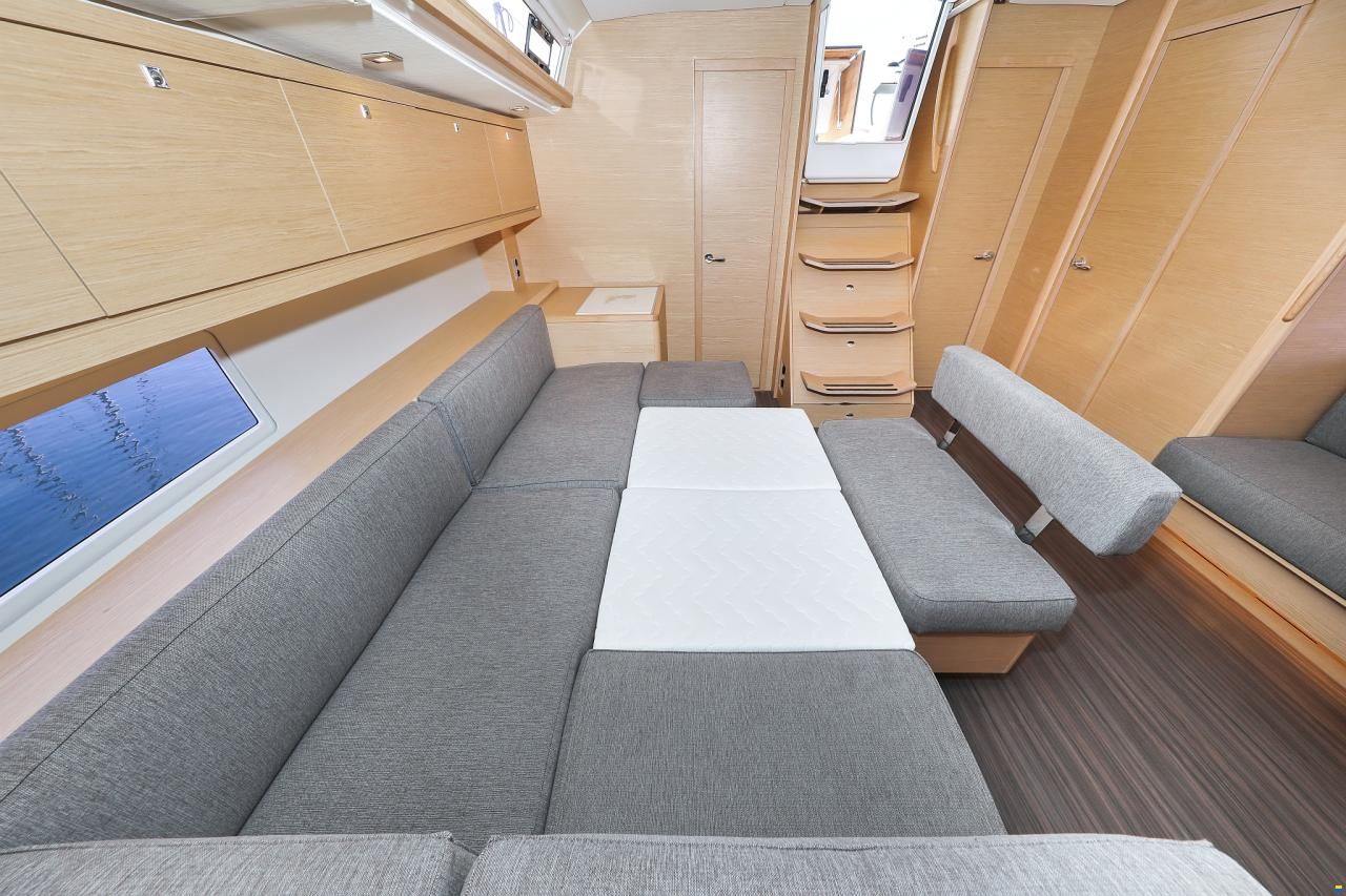 Dufour 470