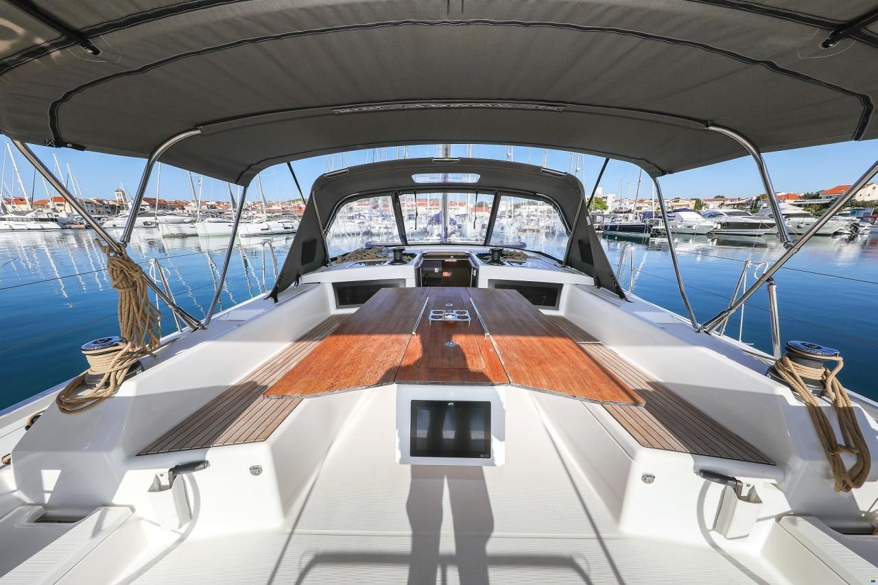 Dufour 470
