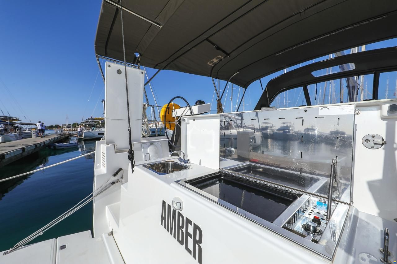 Dufour 470