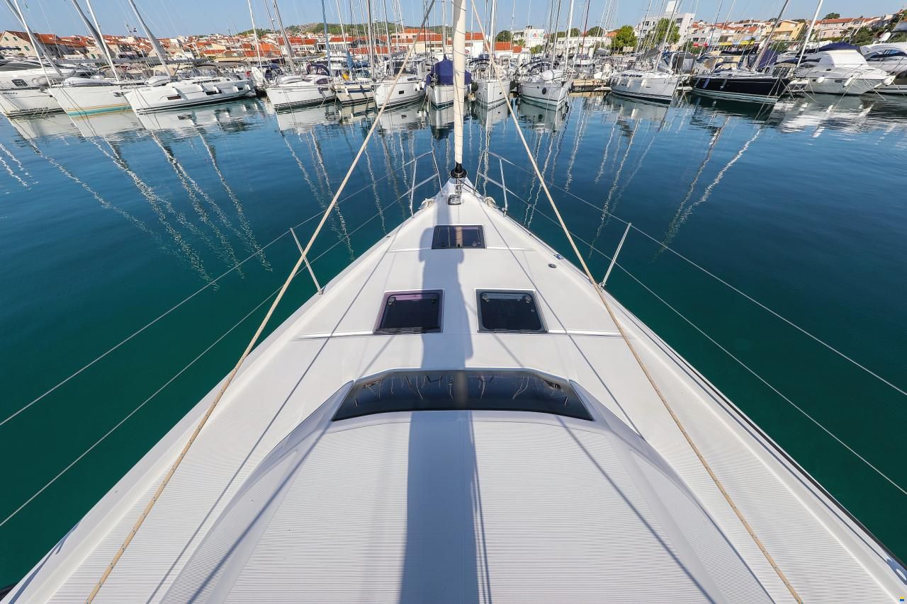 Dufour 470
