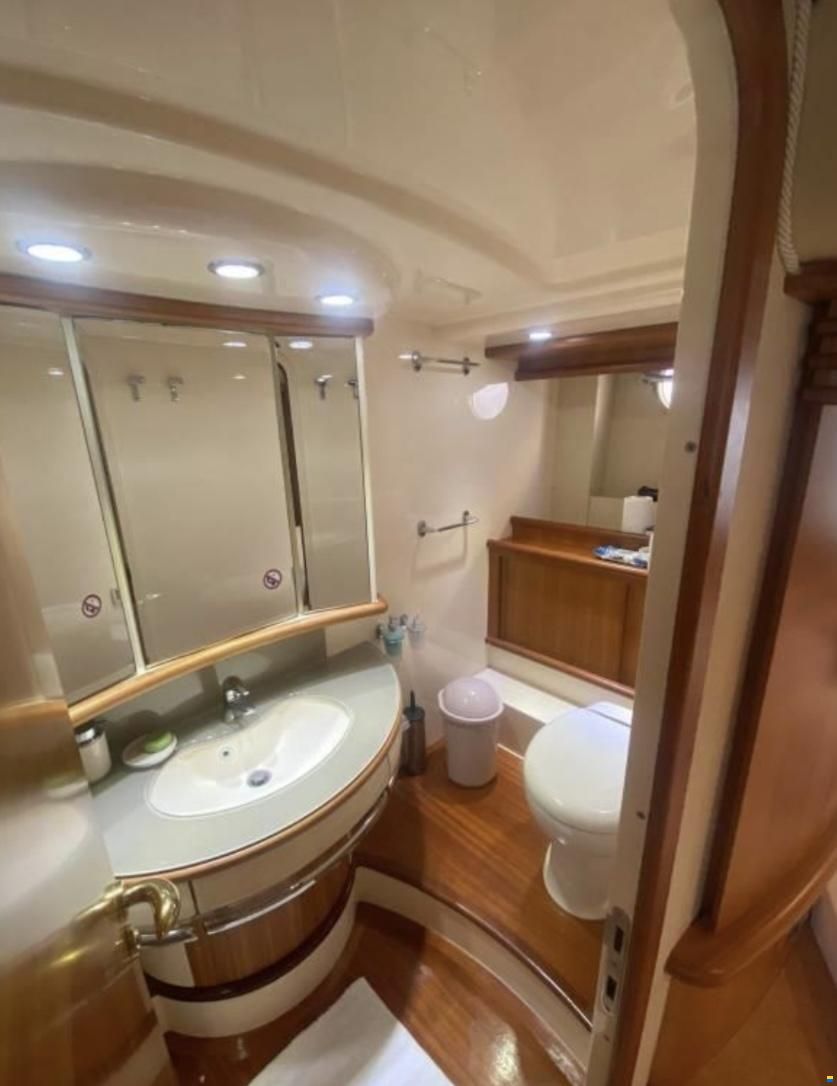 Azimut 62