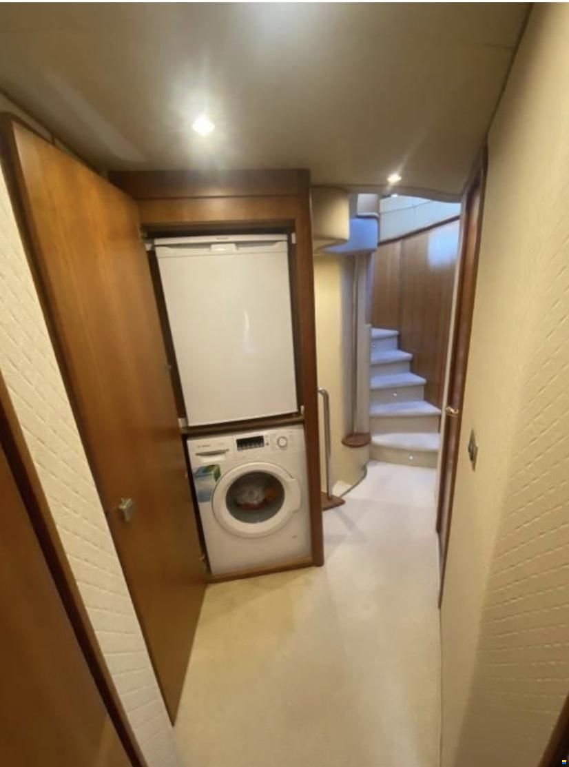 Azimut 62