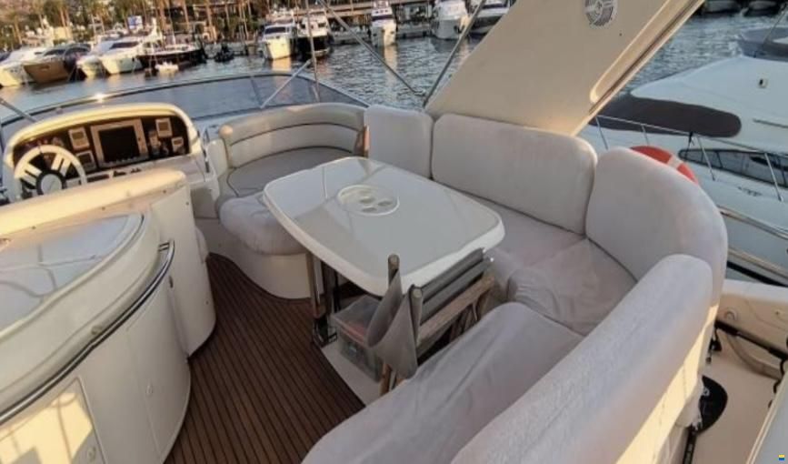 Azimut 62