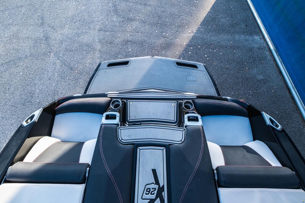 MasterCraft X26 | 2018 | wht-red-blk