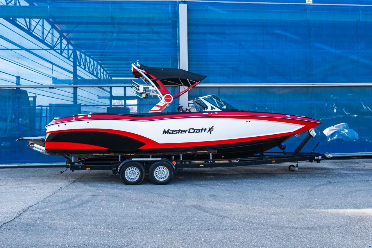 MasterCraft X26 | 2018 | wht-red-blk