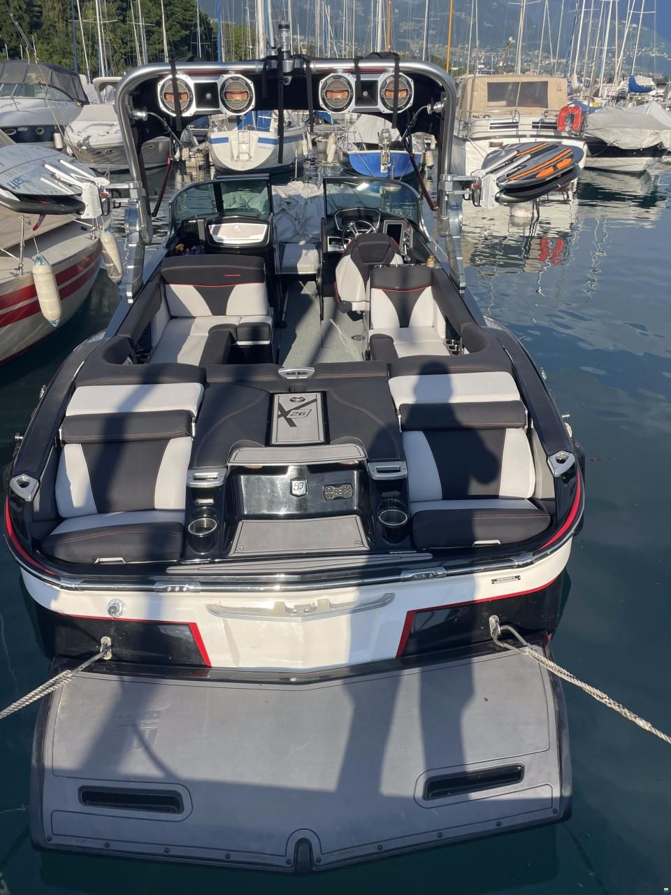 MasterCraft X26 | 2018 | wht-red-blk