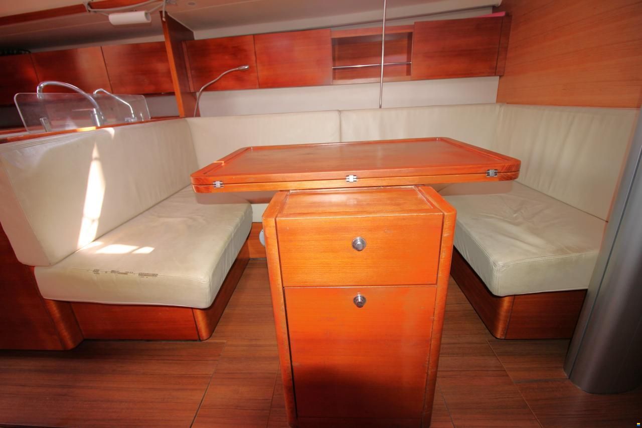 Salona 44