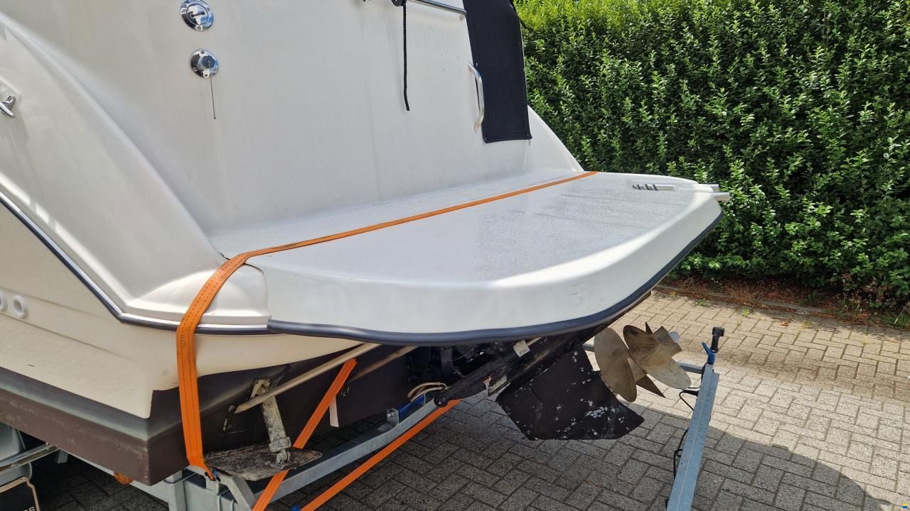 Bayliner 275