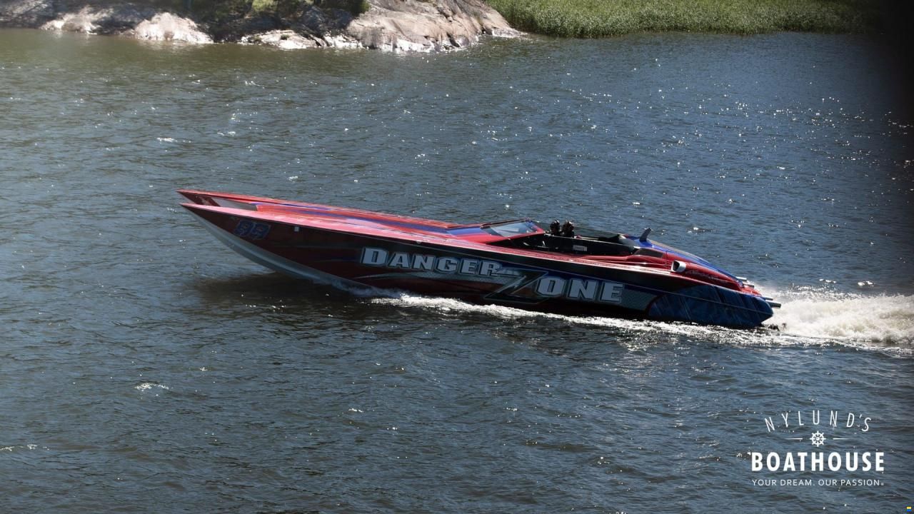 Nor-Tech 4300 Supercat Roadster