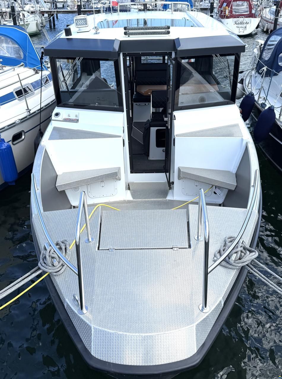 Buster Phantom Cabin