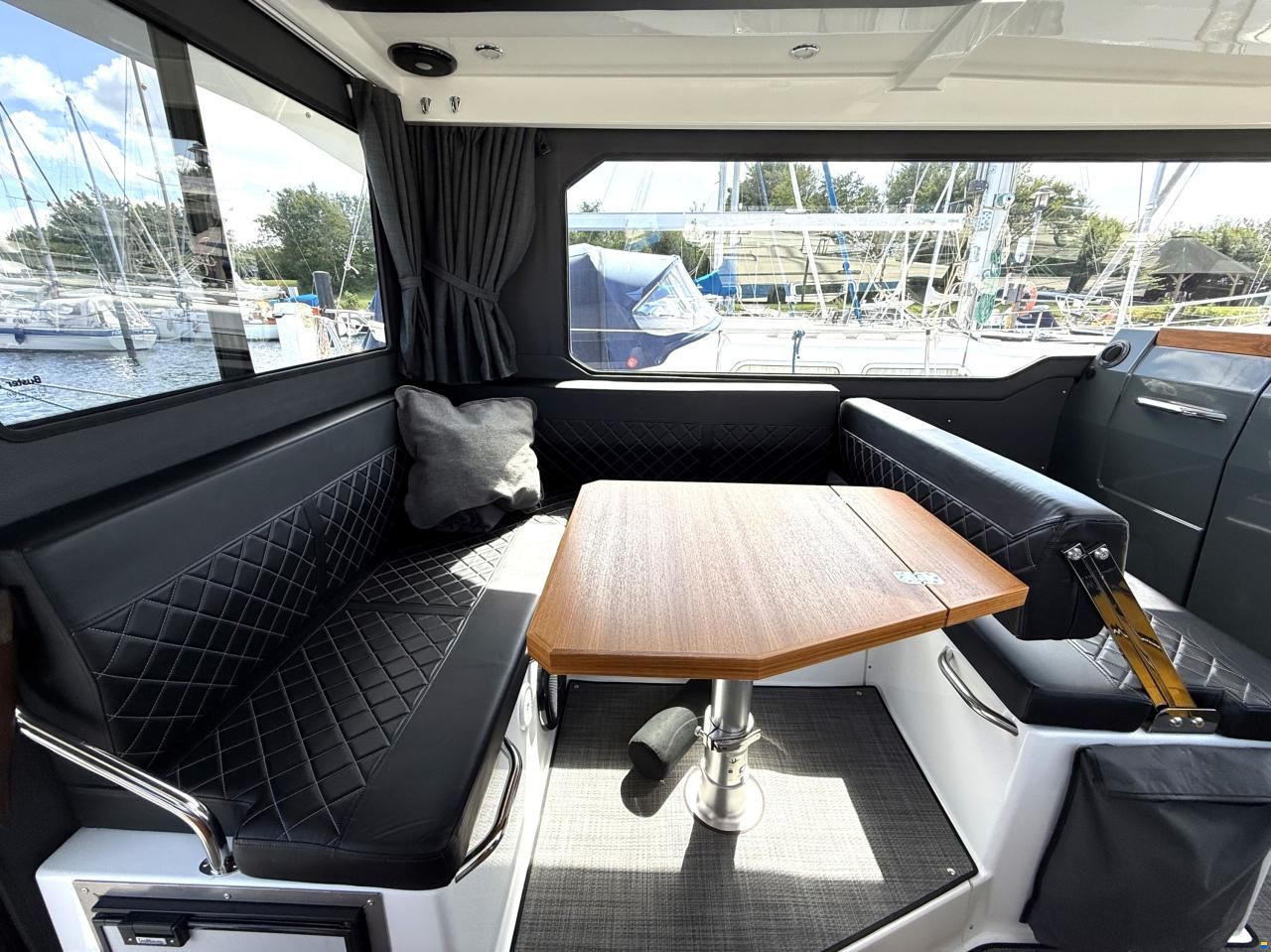 Buster Phantom Cabin