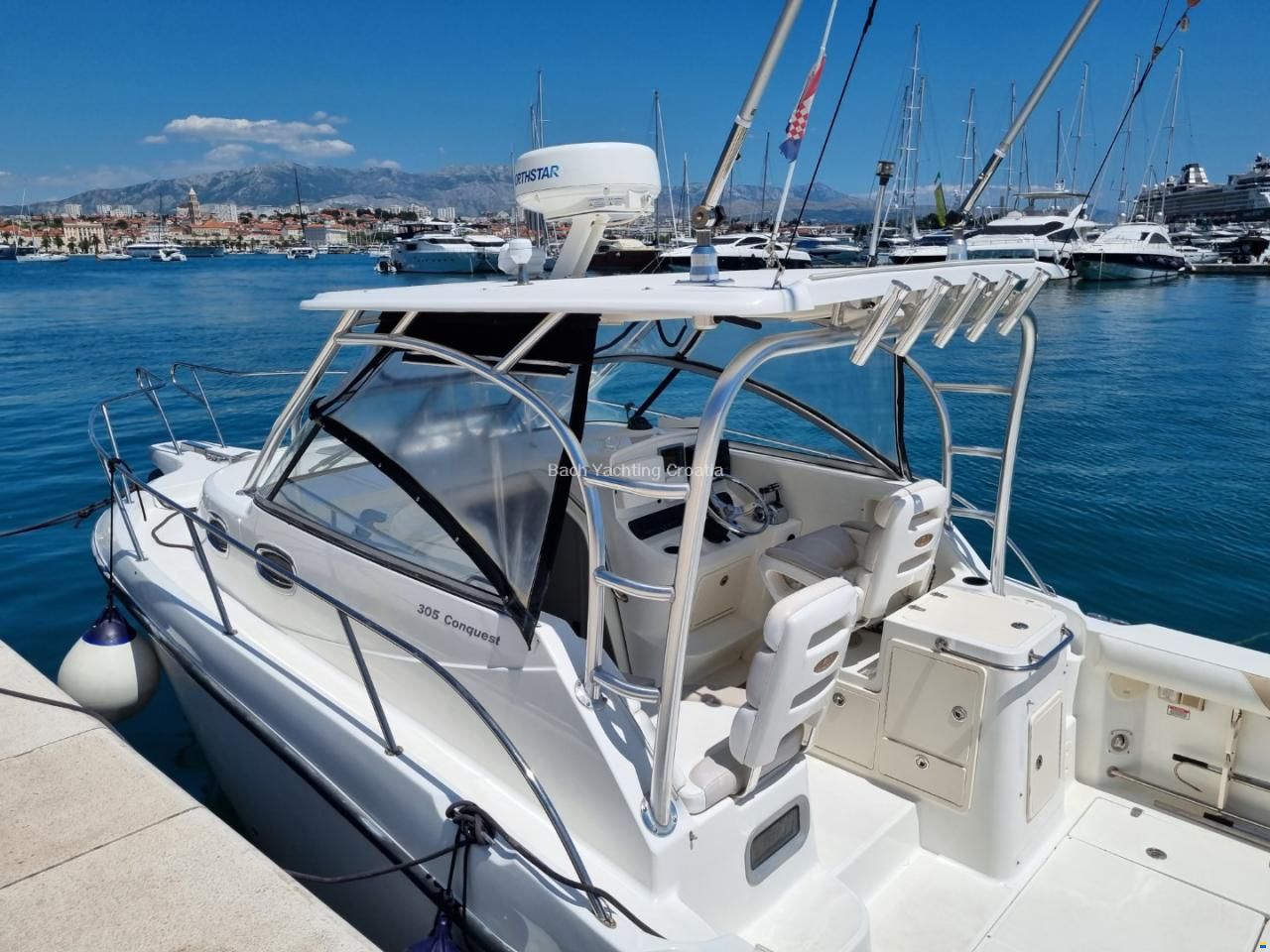 Boston Whaler Conquest 305