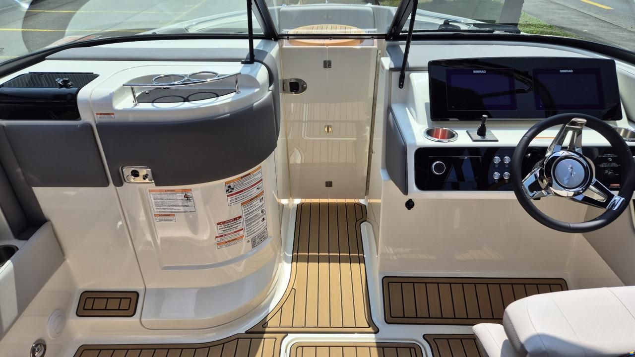 Sea Ray SLX 250 Europe