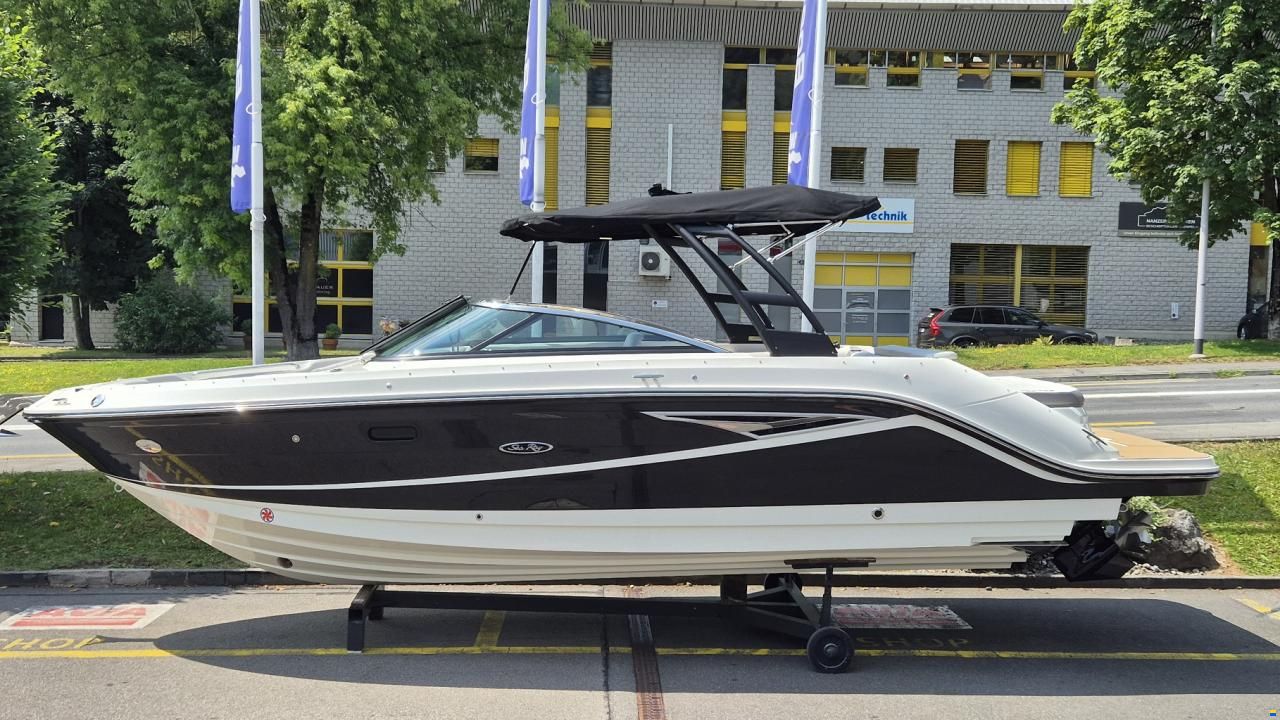 Sea Ray SLX 250 Europe