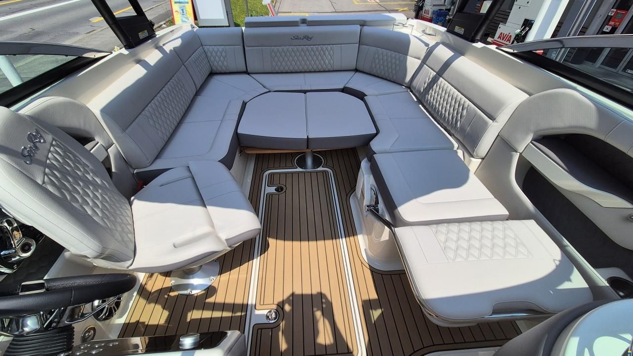 Sea Ray SLX 250 Europe