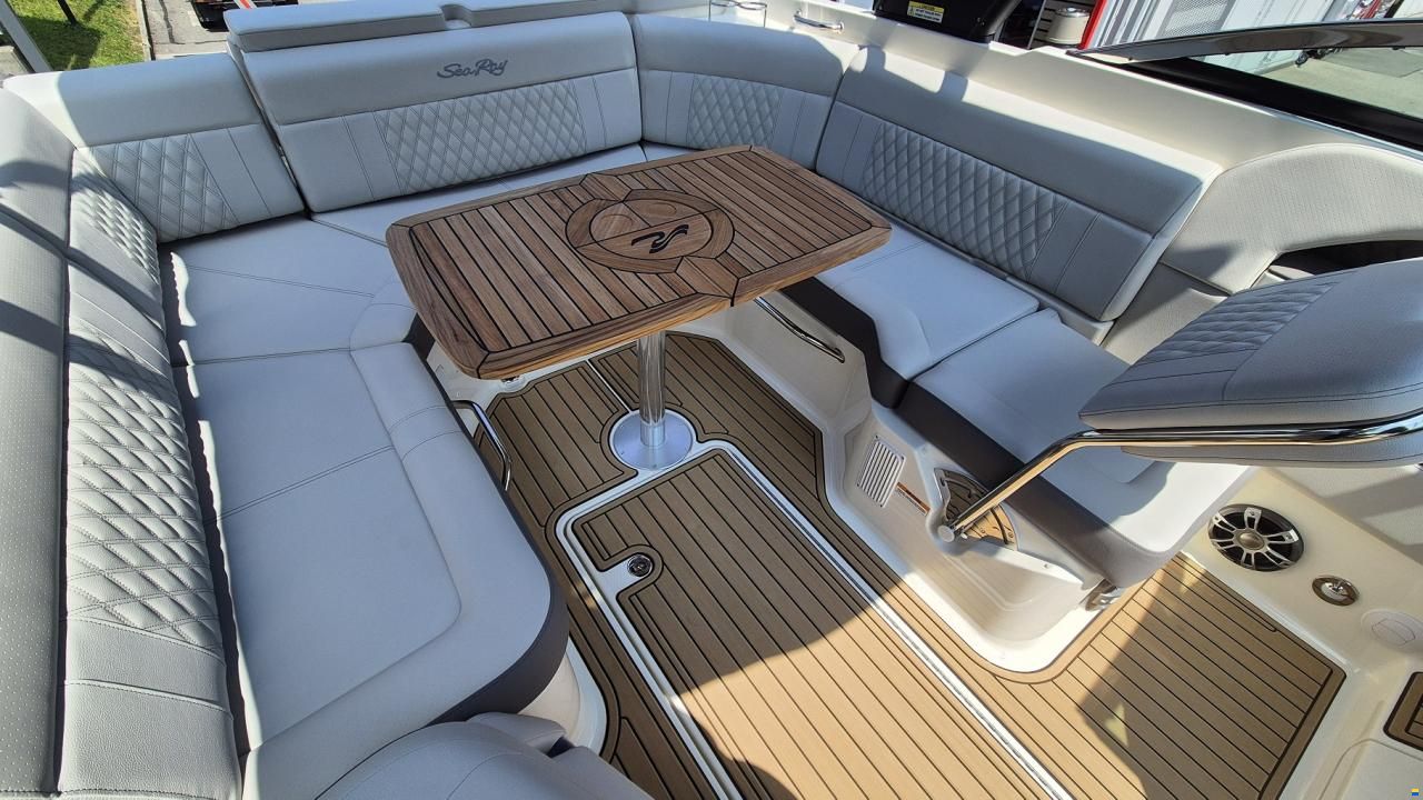 Sea Ray SLX 250 Europe