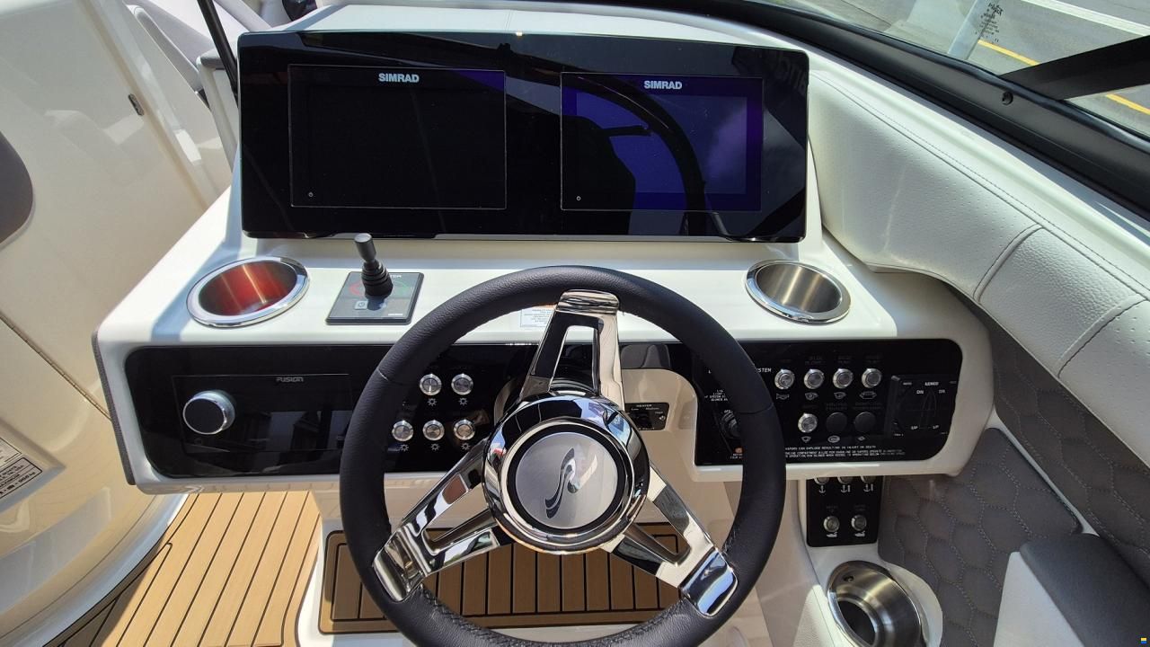 Sea Ray SLX 250 Europe