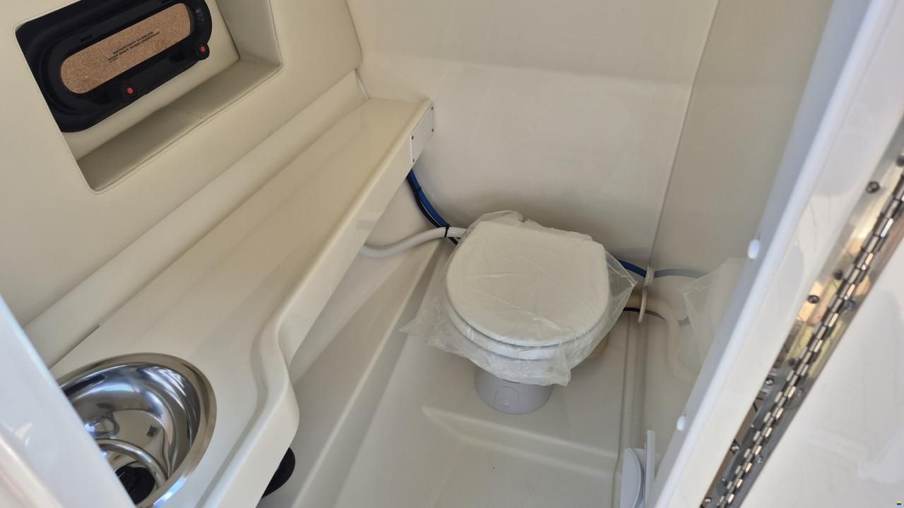 Sea Ray SLX 250 Europe