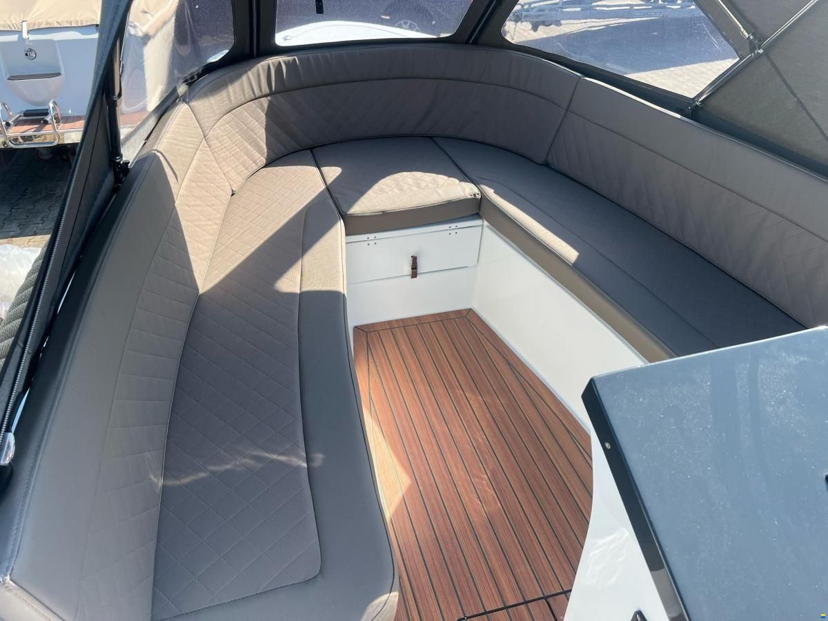Maxima 600 Tender