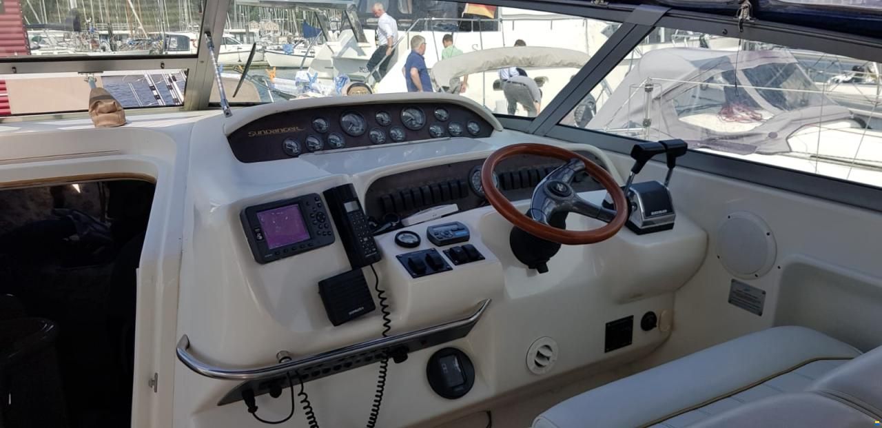 Sea Ray 330 Sundancer