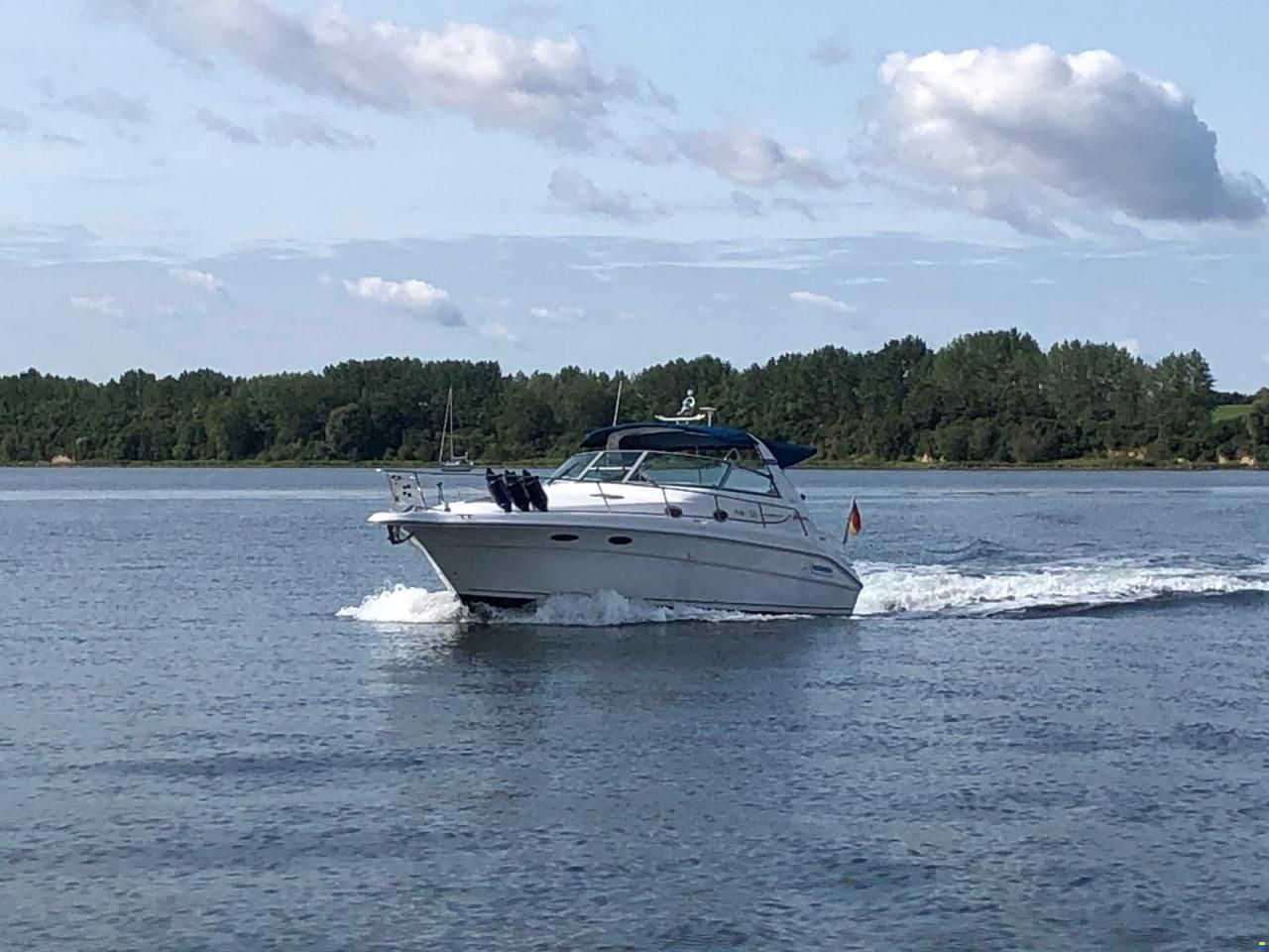 Sea Ray 330 Sundancer