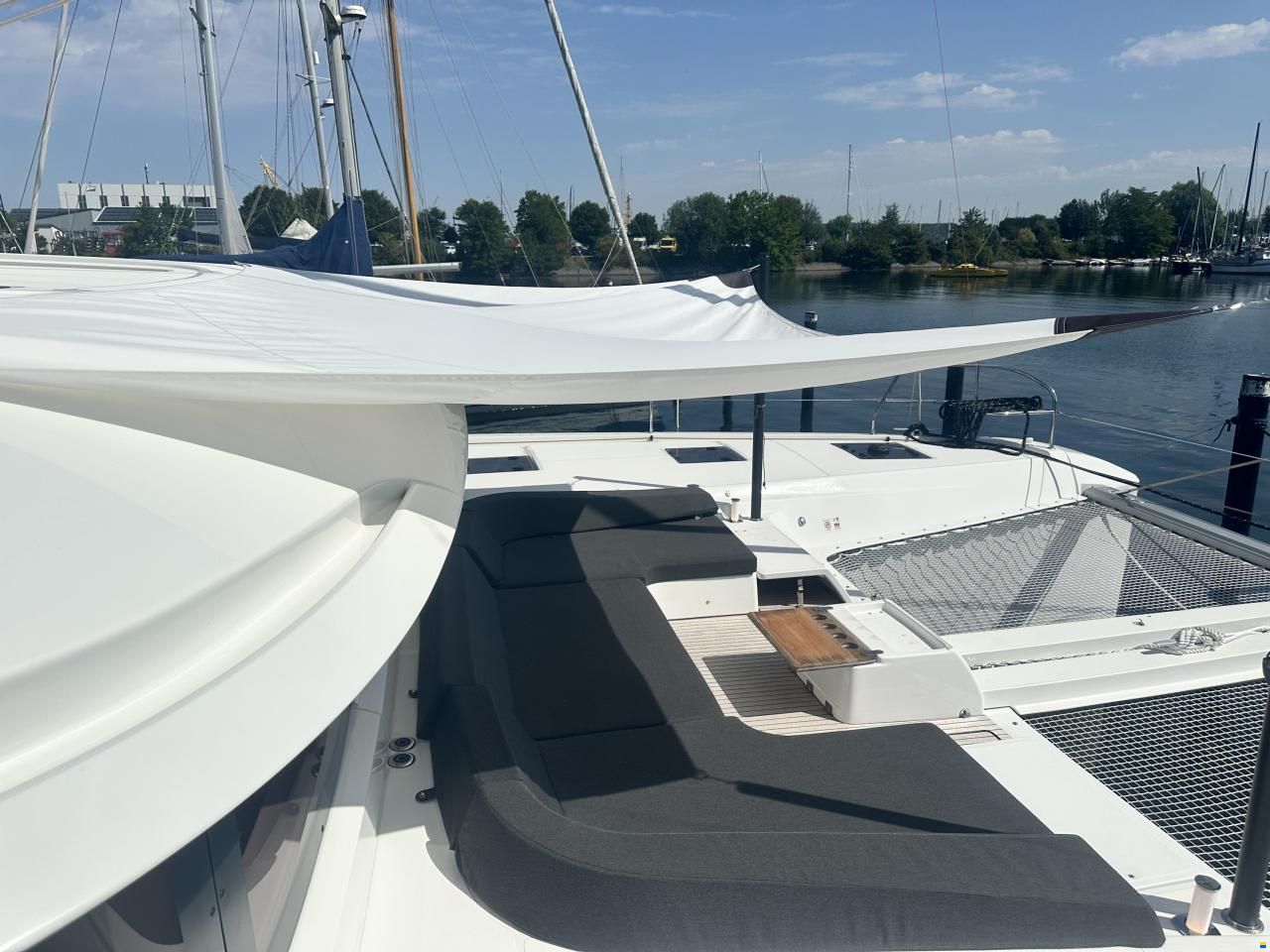 Lagoon 55