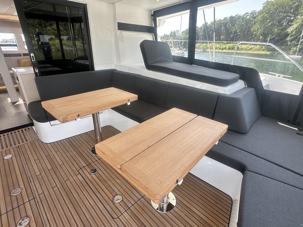 Lagoon 55