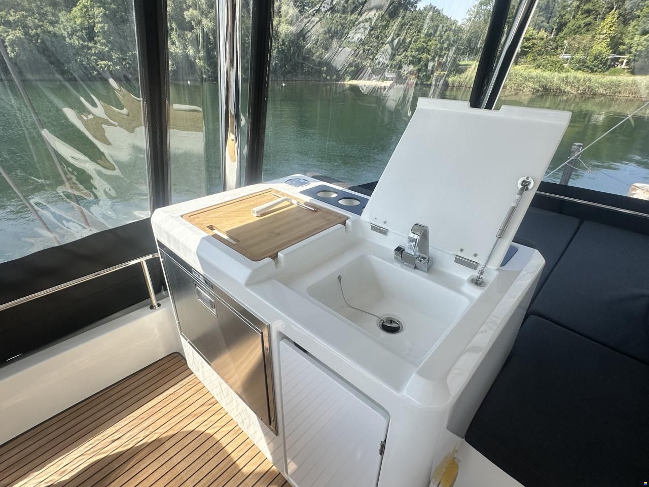 Lagoon 55