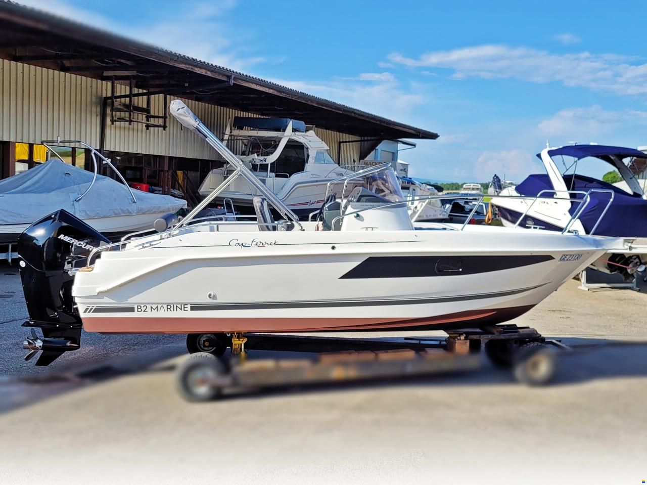 B2 Marine Cap Ferret 702 Sun Deck