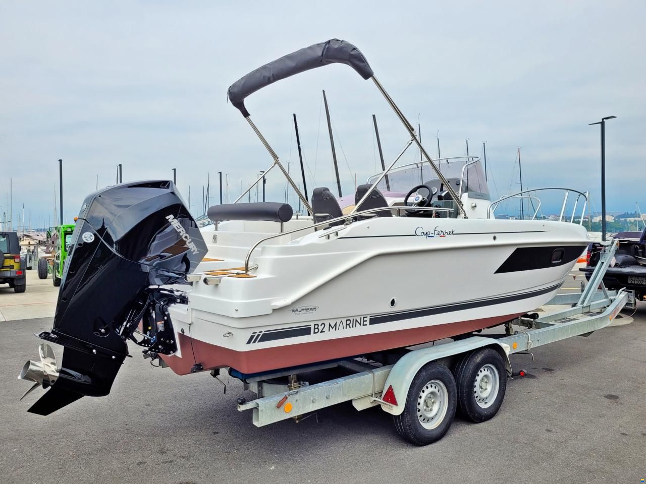 B2 Marine Cap Ferret 702 Sun Deck