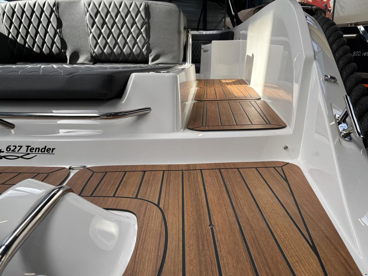 Topcraft 627 Tender