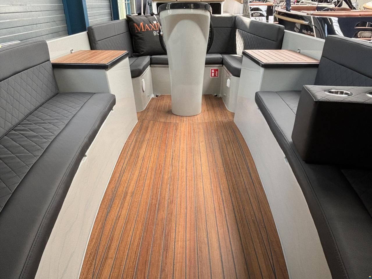 Maxima 650 Flying Lounge