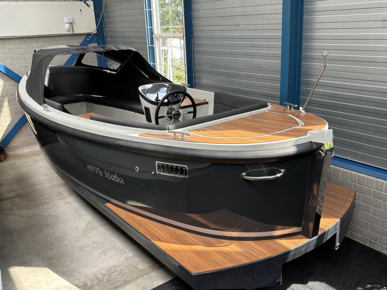 Maxima 650 Flying Lounge
