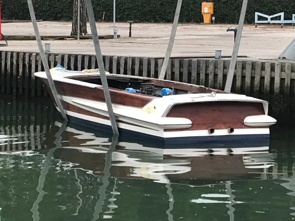 Chris Craft SUPER SPORT 21