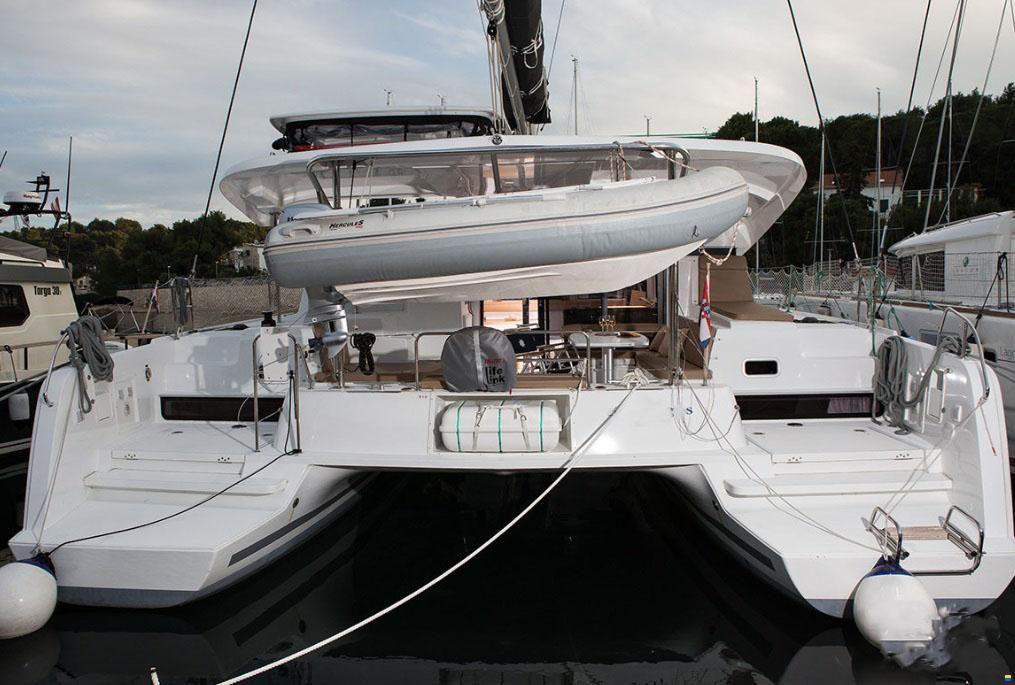 Lagoon 42