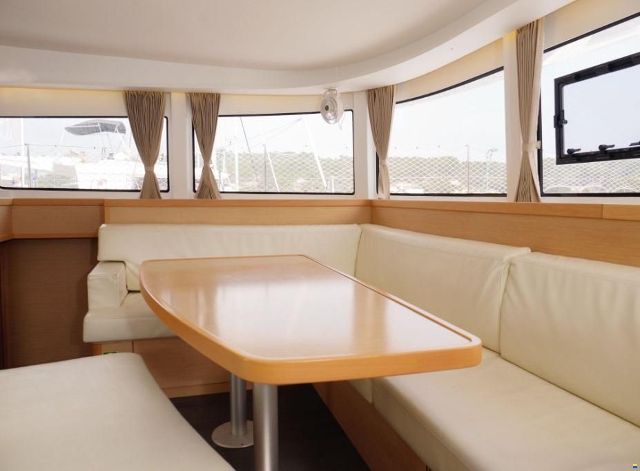 Lagoon 42