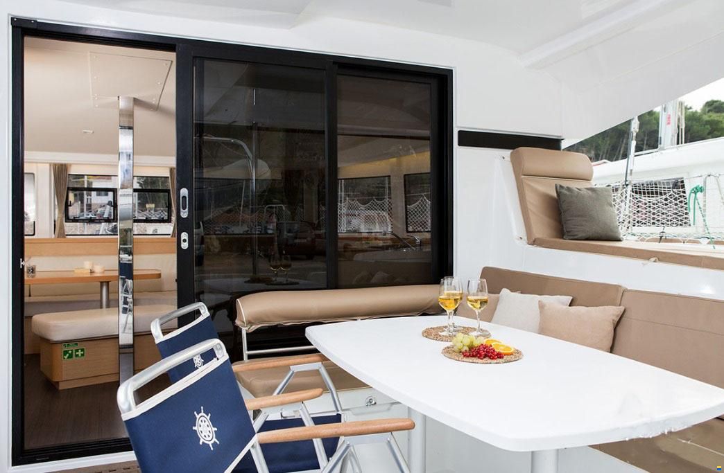 Lagoon 42